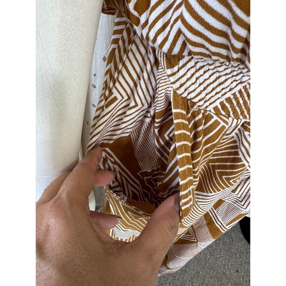 Ava Sky Women's Geometric On Off Shoulder Smocked Waist Wide Leg Midi Jumpsuit M - Picture 2 of 5